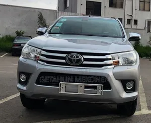 Toyota Hilux 2020 Silver