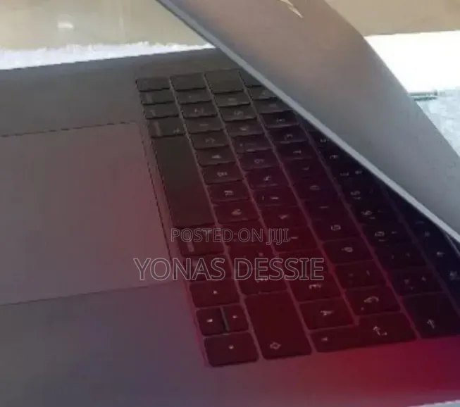 New Laptop Apple MacBook Pro 2016 16GB Intel Core i7 SSD 512GB