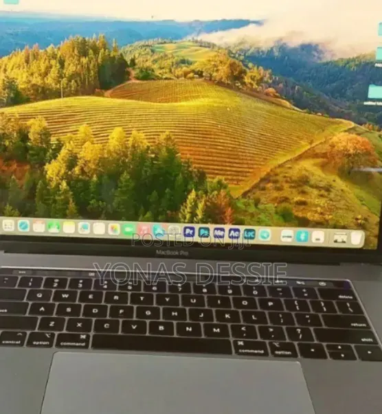 New Laptop Apple MacBook Pro 2019 16GB Intel Core i7 SSD 512GB