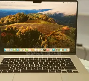New Laptop Apple MacBook Air 2024 M3 8GB Apple M3 SSD 256GB