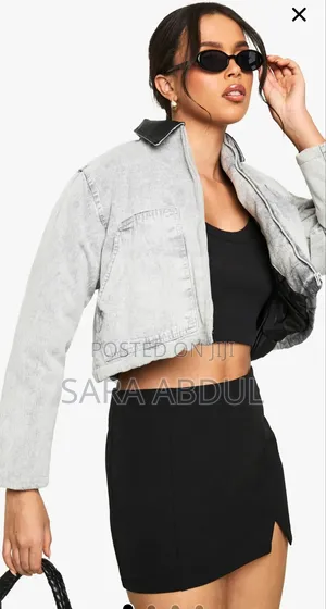 Women Cropped Puffer Jacket Size Large on Hand