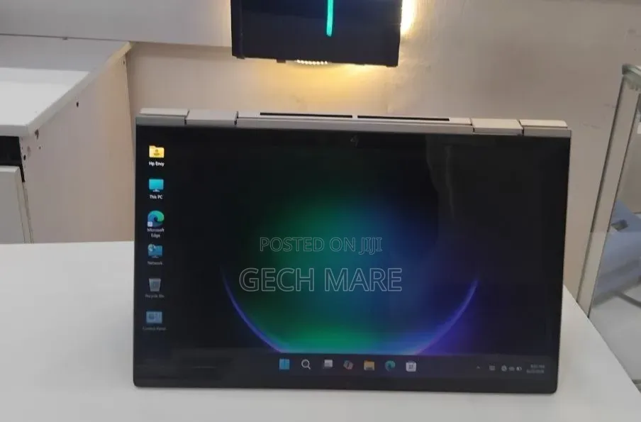 New Laptop HP Envy x360 8GB Intel Core i7 SSD 512GB