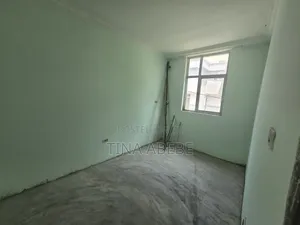 5bdrm House in Akaky Kaliti for sale