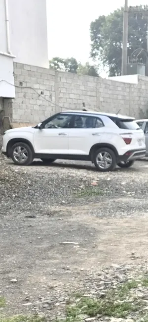 Hyundai Creta 2023 White