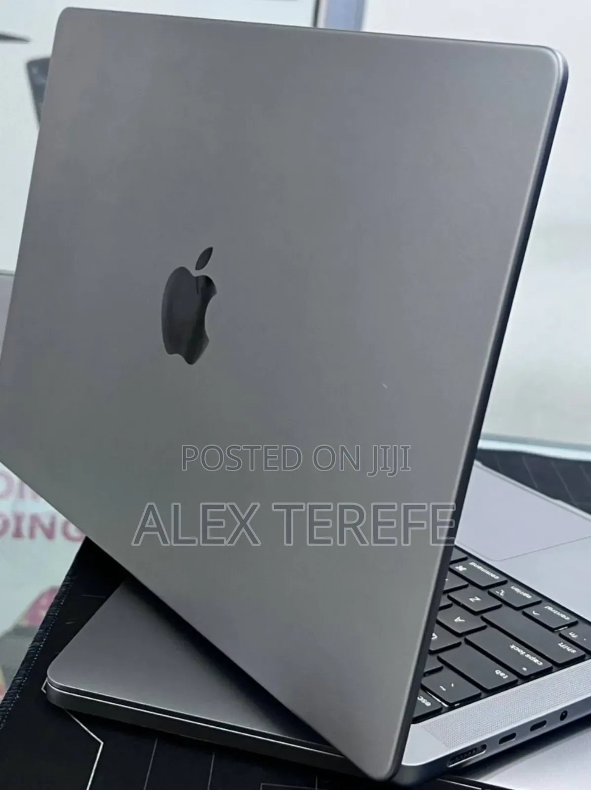 New Laptop Apple MacBook Pro 2021 M1 16GB Apple M1 Pro SSD 512GB