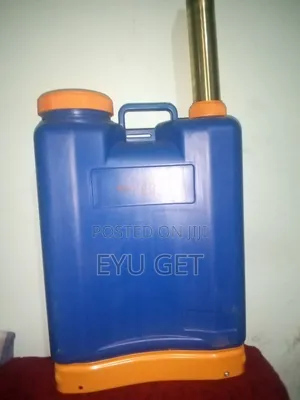 በኤሌትሪክ የሚሰራ የሳር ማጨጃ ማሽን ከነ መርጫ