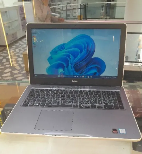 New Laptop Dell Inspiron 15 5567 8GB Intel Core i7 SSD 512GB