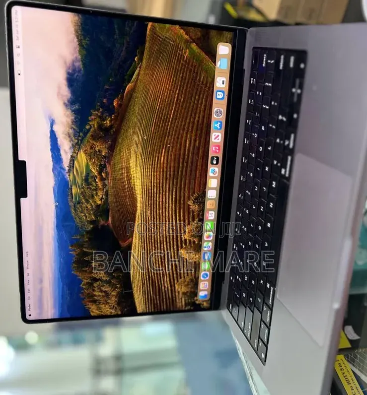 New Laptop Apple MacBook Air 2022 M2 16GB Apple M2 SSD 512GB