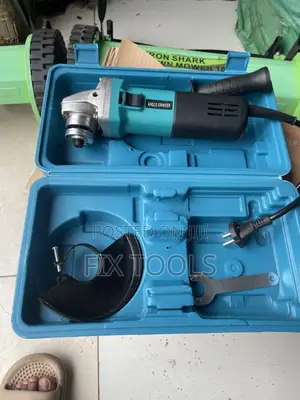 Makita Grinder 840 Watt