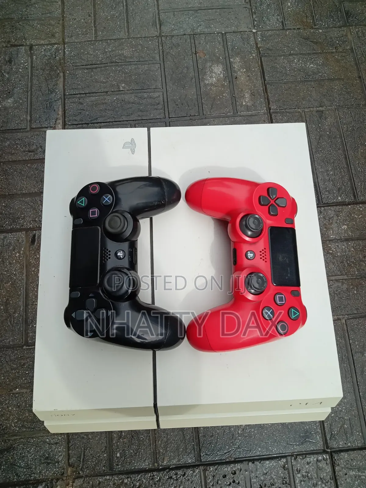 PlayStation 4 Fat Condition Almost New !!