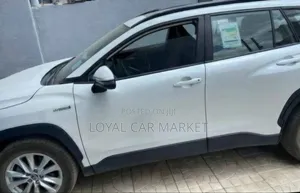 Toyota Corolla Cross Hybrid 2023 White