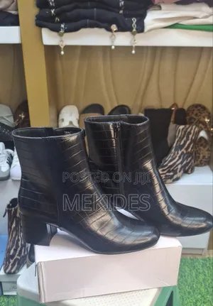 Boots Black