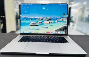 New Laptop Apple MacBook Pro 2016 16GB Intel Core i7 SSD 512GB