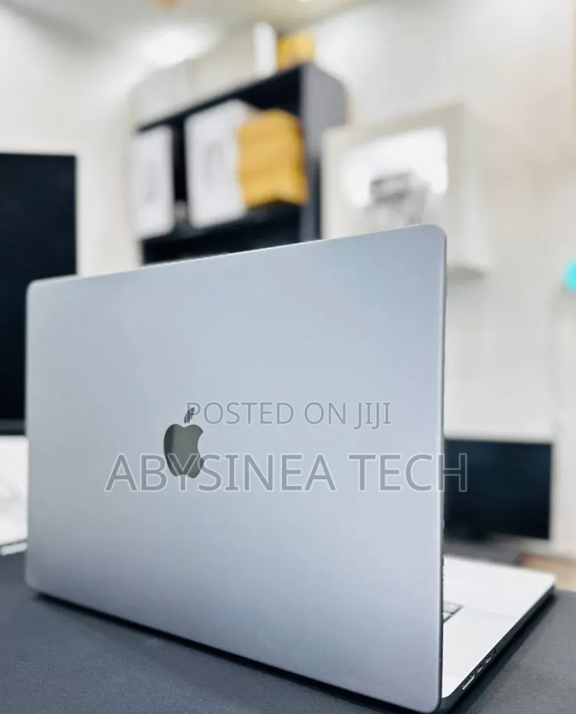New Laptop Apple MacBook Pro 2016 16GB Intel Core i7 SSD 512GB
