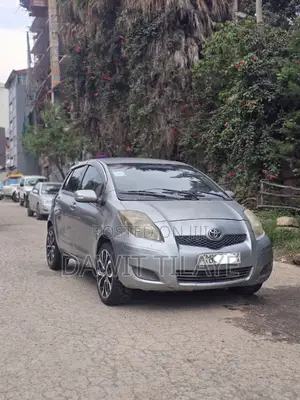 Toyota Yaris 2008 Gray
