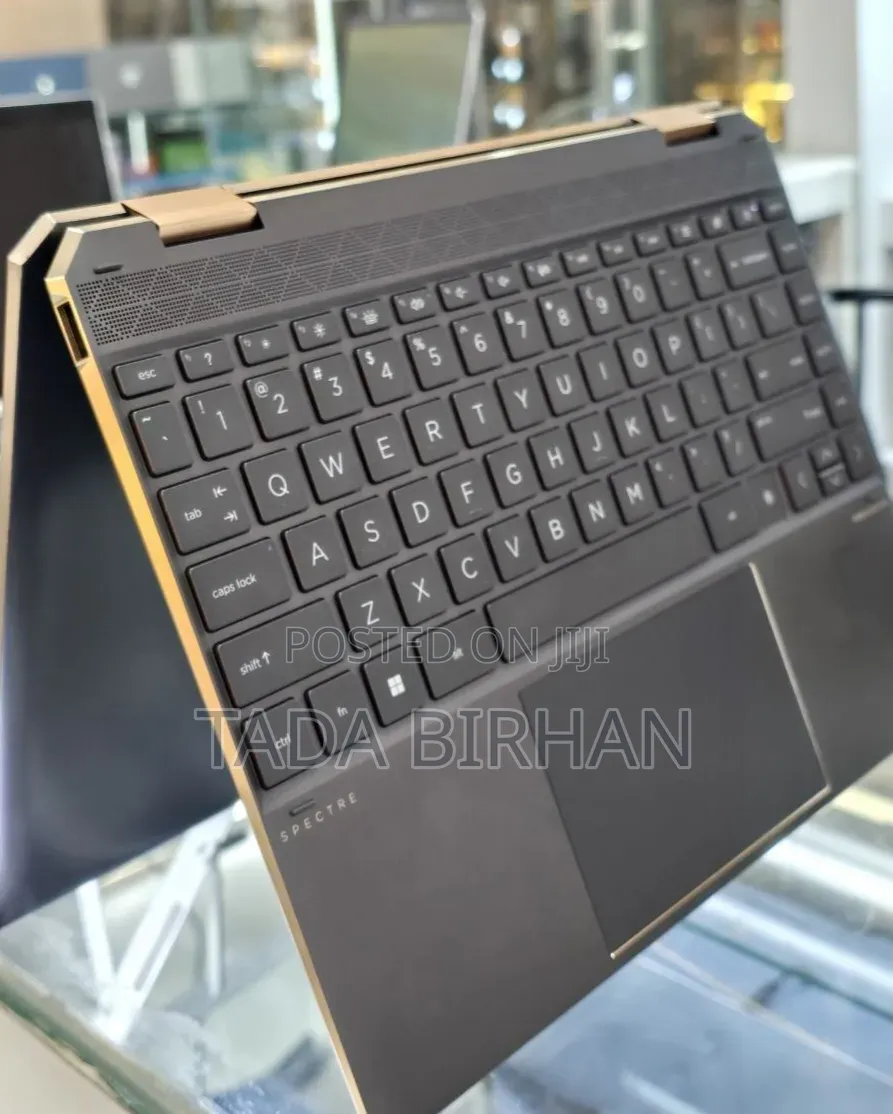 New Laptop HP Spectra 13 16GB Intel Core i7 SSD 512GB