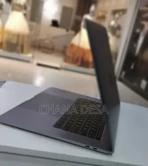 New Laptop Apple MacBook Pro 2017 16GB Intel Core i7 SSD 512GB