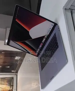 New Laptop Apple MacBook Pro 2017 16GB Intel Core i7 SSD 512GB