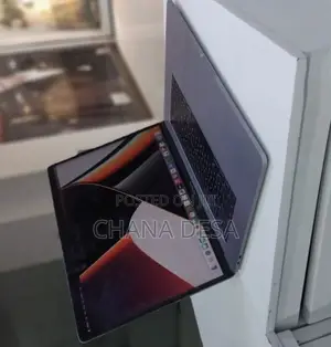 New Laptop Apple MacBook Pro 2017 16GB Intel Core i7 SSD 512GB