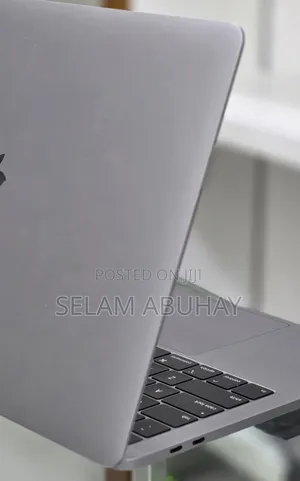 New Laptop Apple MacBook Pro 2019 16GB Intel Core i7 SSD 256GB