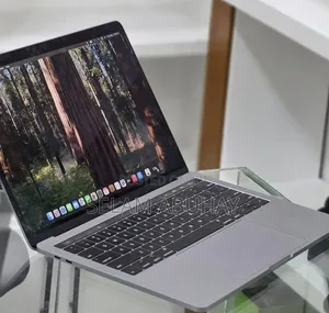 New Laptop Apple MacBook Pro 2019 16GB Intel Core i7 SSD 256GB
