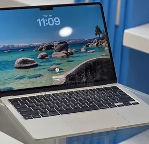 New Laptop Apple MacBook Air 2025 M4 16GB Apple M4 SSD 256GB
