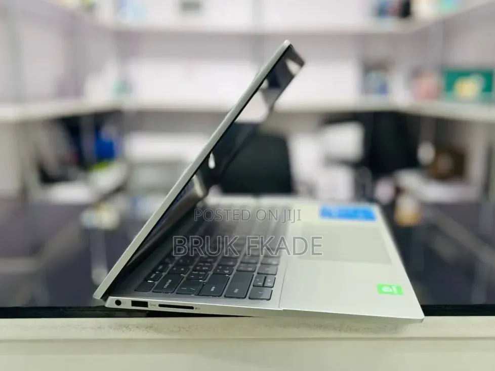 New Laptop Dell Inspiron 15 16GB Intel Core i5 SSD 512GB