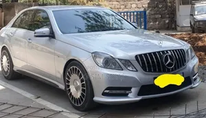 Mercedes-Benz E200 2014 Silver