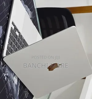 New Laptop Apple MacBook Air 2022 M2 8GB Apple M2 SSD 256GB