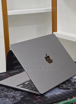 New Laptop Apple MacBook Air 2022 M2 16GB Apple M2 SSD 256GB