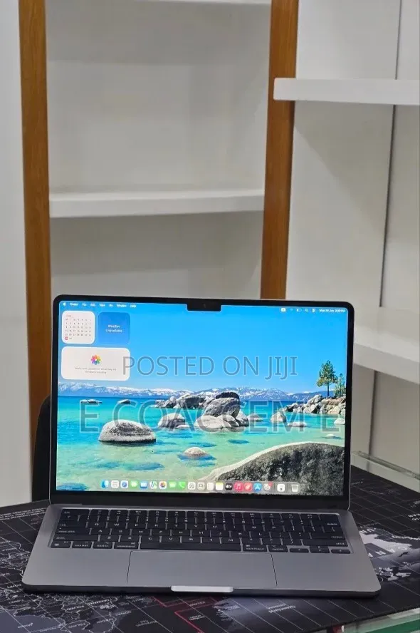 New Laptop Apple MacBook Air 2022 M2 16GB Apple M2 SSD 256GB