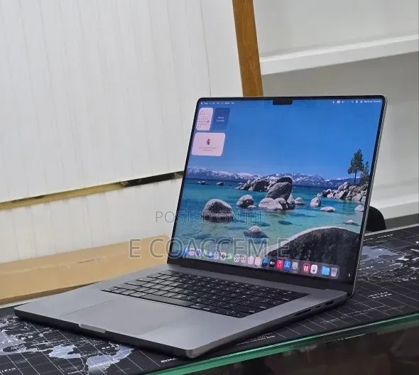 New Laptop Apple MacBook Air 2022 M2 16GB Apple M2 SSD 256GB