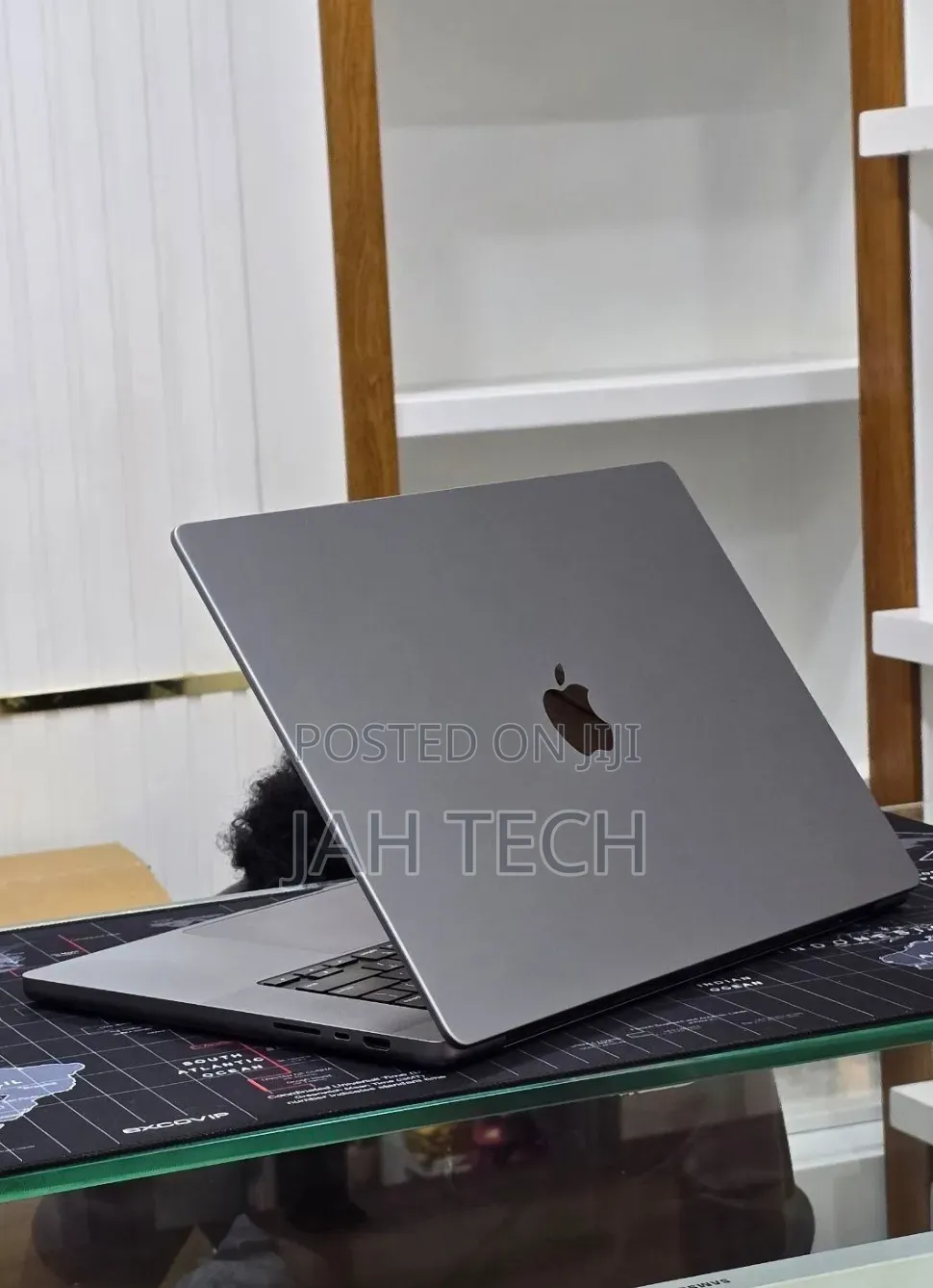 New Laptop Apple MacBook Pro 2021 M1 32GB Apple M1 Pro SSD 512GB