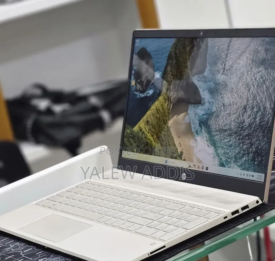 New Laptop HP Pavilion 15 8GB Intel Core i5 SSD 512GB