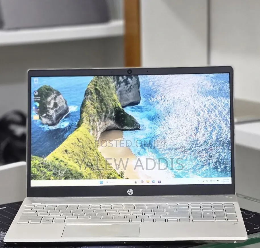 New Laptop HP Pavilion 15 8GB Intel Core i5 SSD 512GB