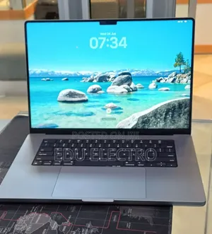 New Laptop Apple MacBook Pro 2021 M1 32GB Apple M1 Pro SSD 512GB
