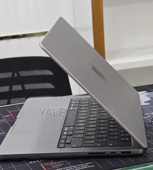 New Laptop Apple MacBook Pro 2021 M1 32GB Apple M1 SSD 512GB