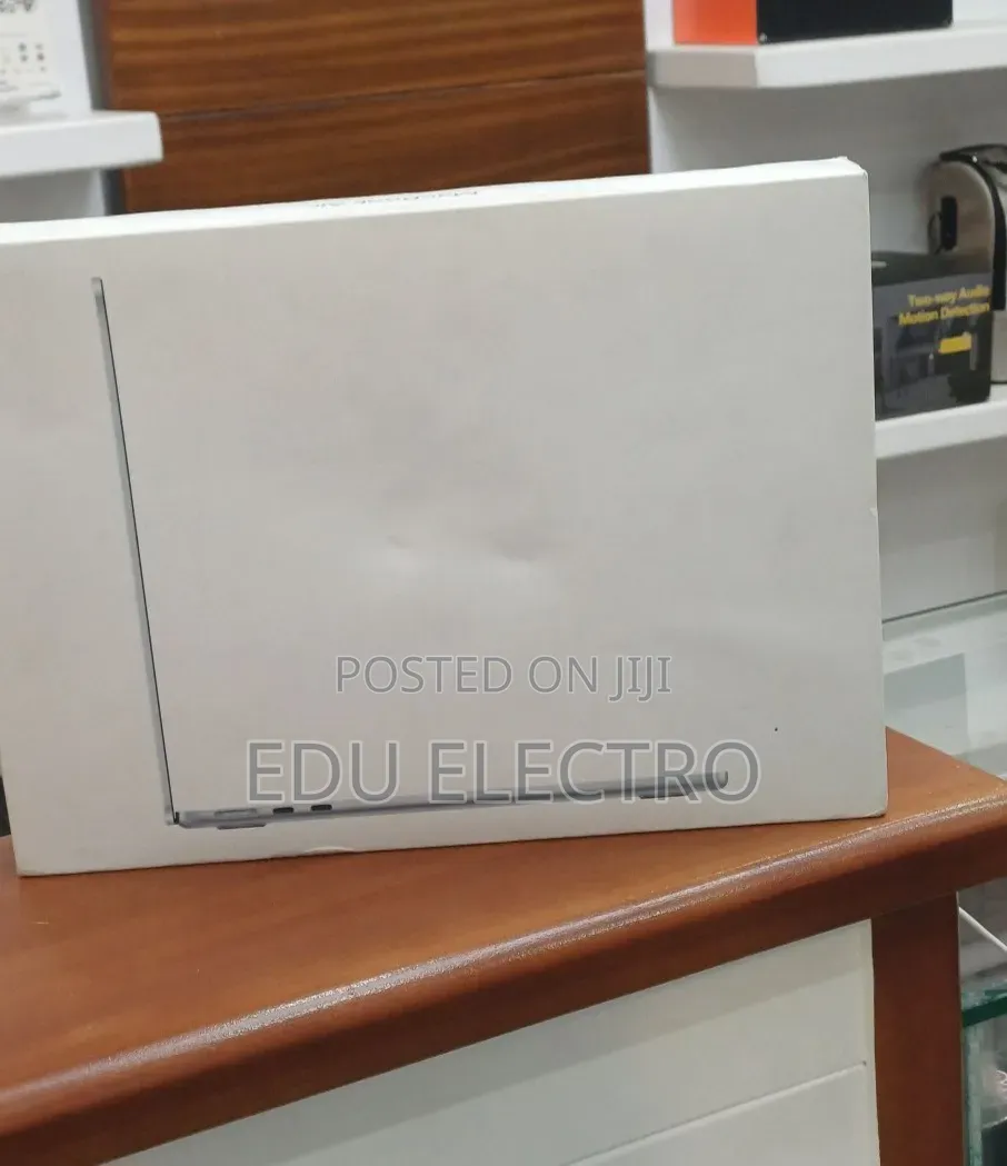 New Laptop Apple MacBook Air 2026 M5 16GB Apple M5 Max SSD 512GB
