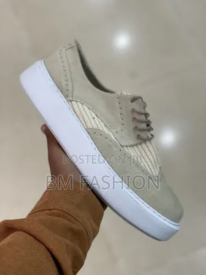 Textured Hybrid Low-Top Sand Beige Platform White