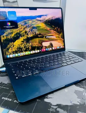 New Laptop Apple MacBook Air 2022 M2 16GB Apple M2 SSD 512GB