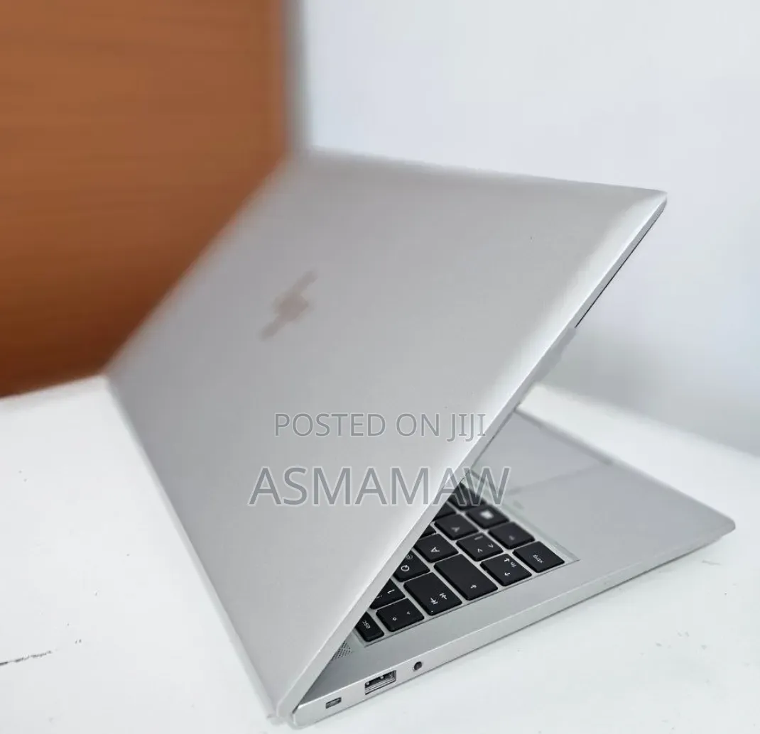 New Laptop HP EliteBook 840 G8 16GB Intel Core i7 SSD 512GB