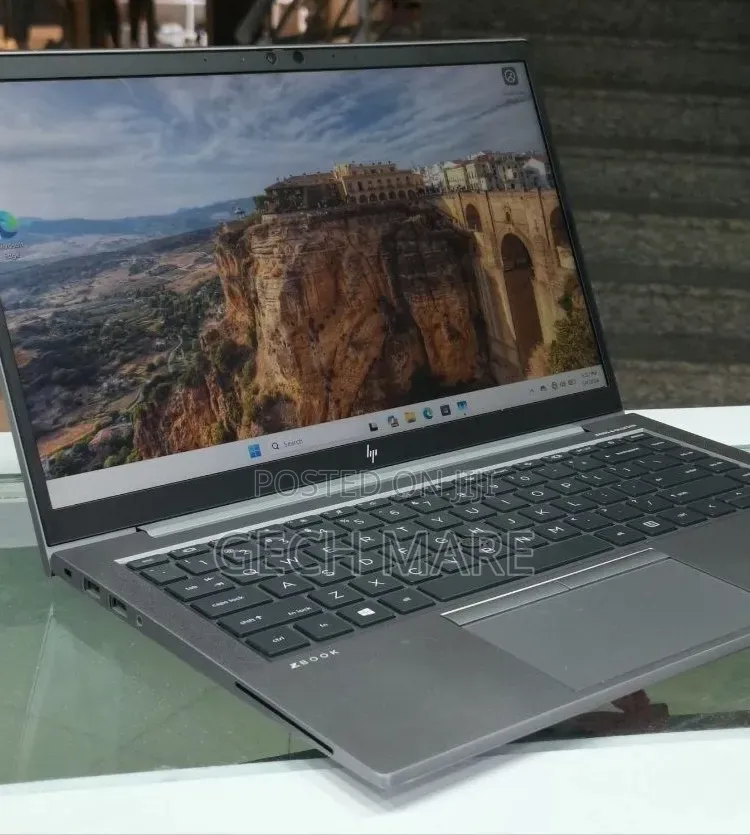 New Laptop HP ZBook 15 G5 16GB Intel Core i7 SSD 512GB