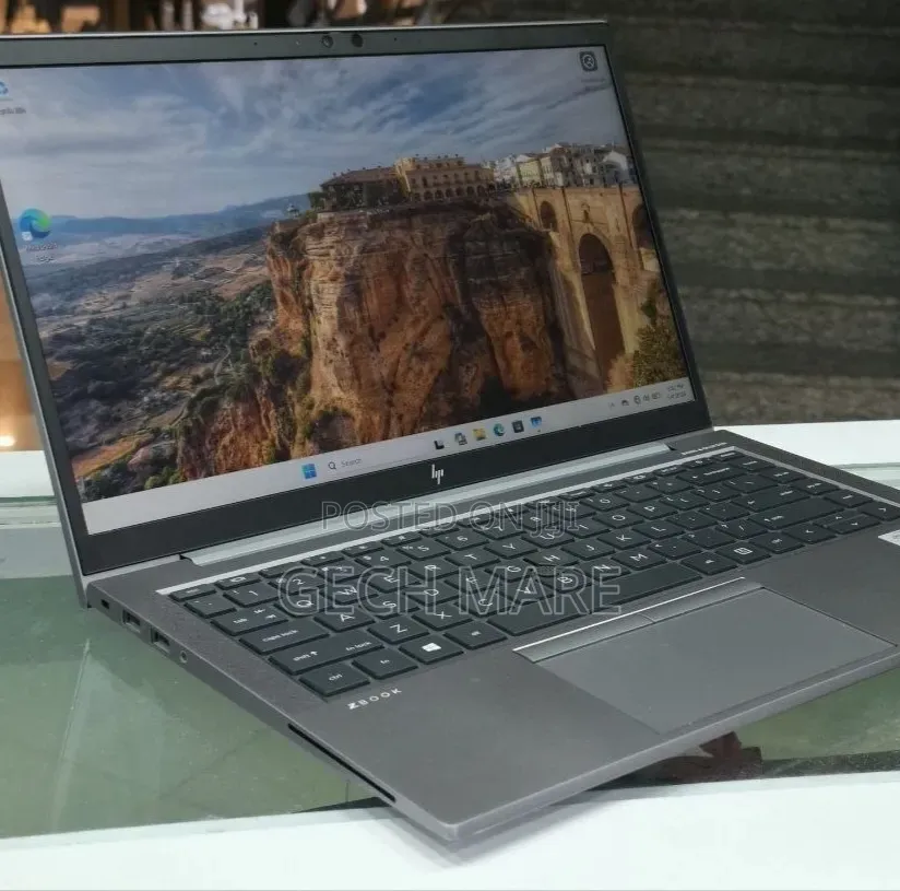 New Laptop HP ZBook 15 G5 16GB Intel Core i7 SSD 512GB