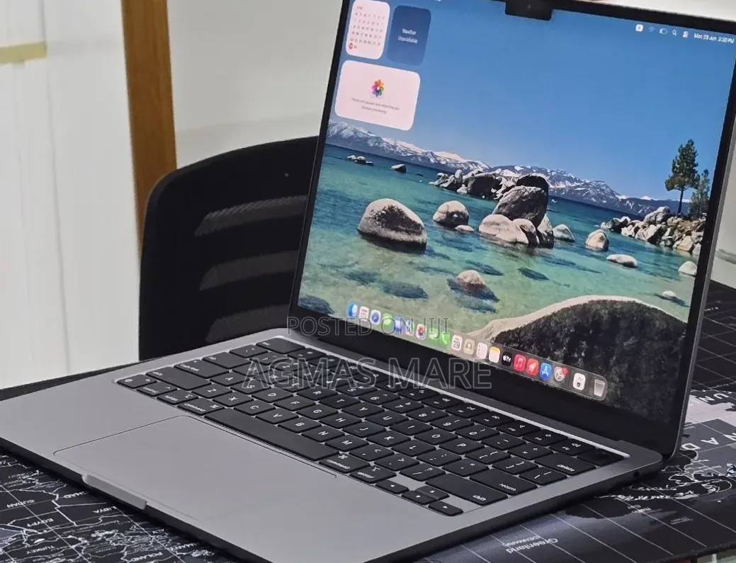 New Laptop Apple MacBook Air 2022 M2 16GB Intel Core i5 SSD 256GB