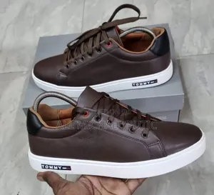 Tommy High Quality Leather Casual Shoes