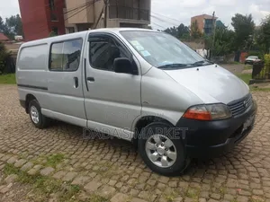 Toyota Grand HiAce 2002 Silver