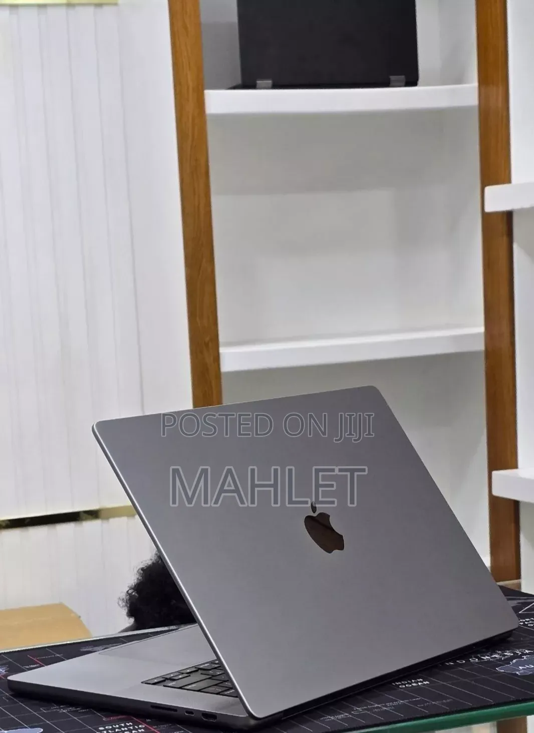 New Laptop Apple MacBook Pro 2021 M1 Max 32GB Intel Core i9 SSD 512GB