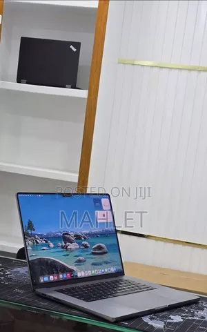New Laptop Apple MacBook Pro 2021 M1 Max 32GB Intel Core i9 SSD 512GB