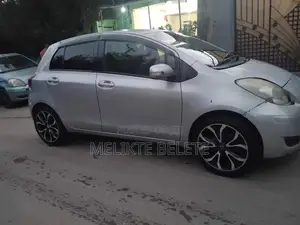Toyota Yaris 2009 Silver
