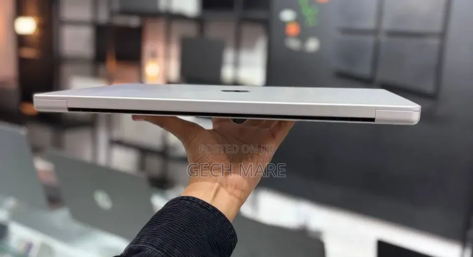 New Laptop Apple MacBook Pro 2021 M1 16GB Apple M1 Pro SSD 512GB